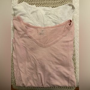 AE distressed boyfriend t shirt (2 pack).